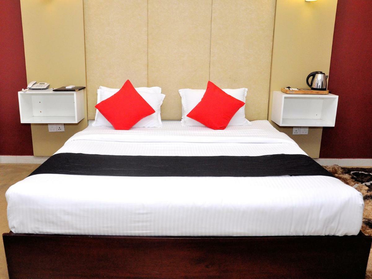 Hotel Laa Adams - The Luxurious Living Hatton Exterior foto